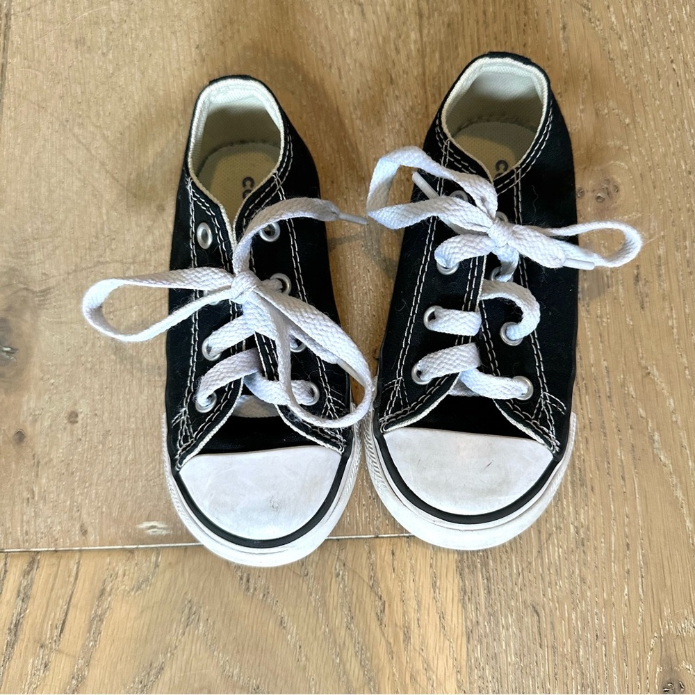 Toddler size 8 black converse